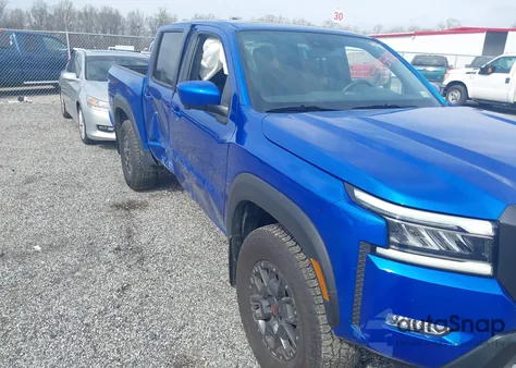 2024 Nissan Frontier Pro-4X 4X4 z USA, uszkodzony, nr VIN 1N6ED1EK1RN656909